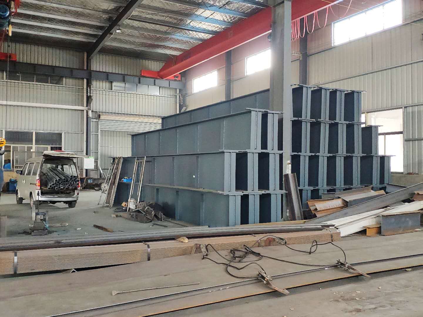 钢结构生产车间(图1)