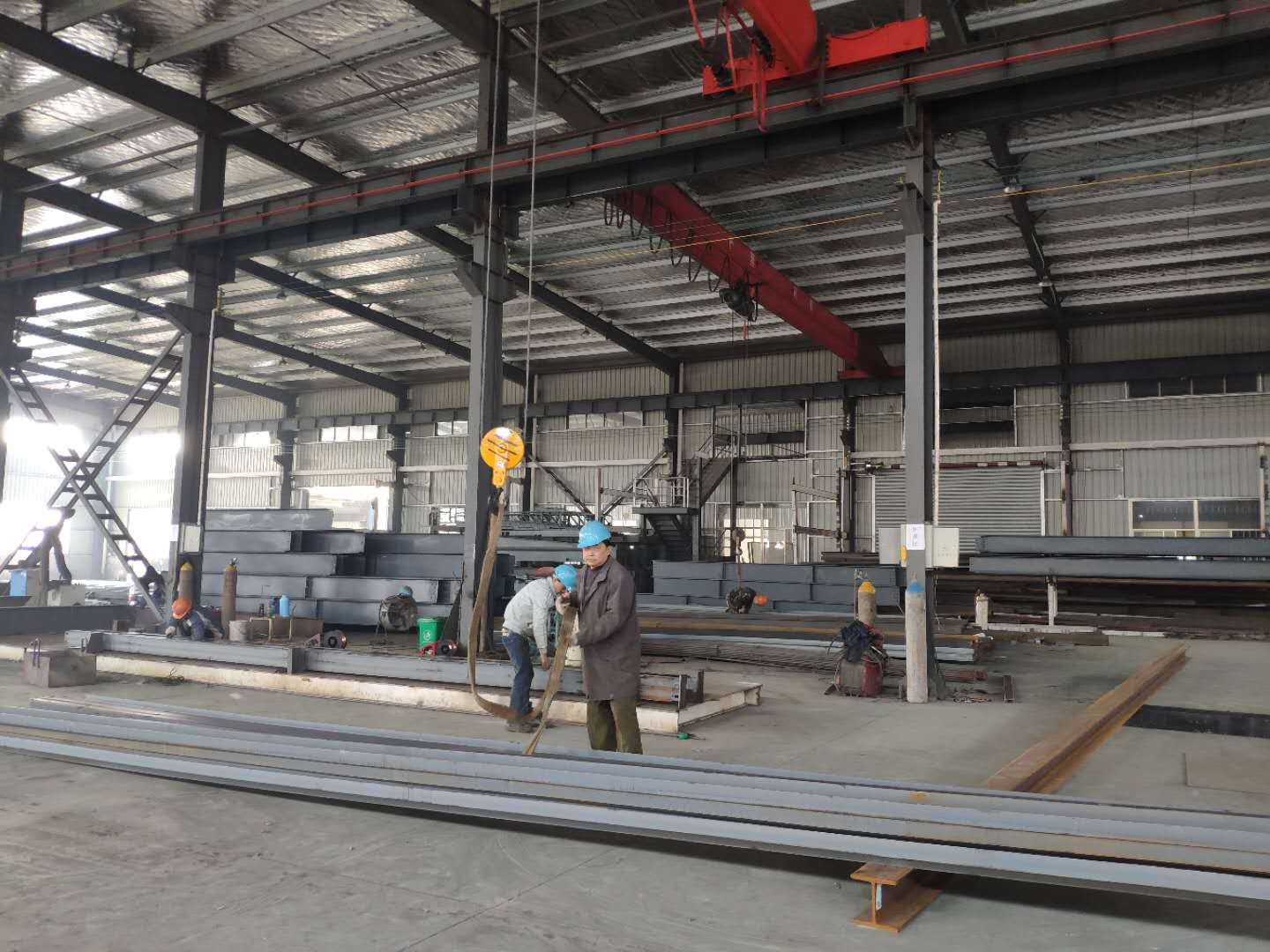 钢结构生产车间(图1)