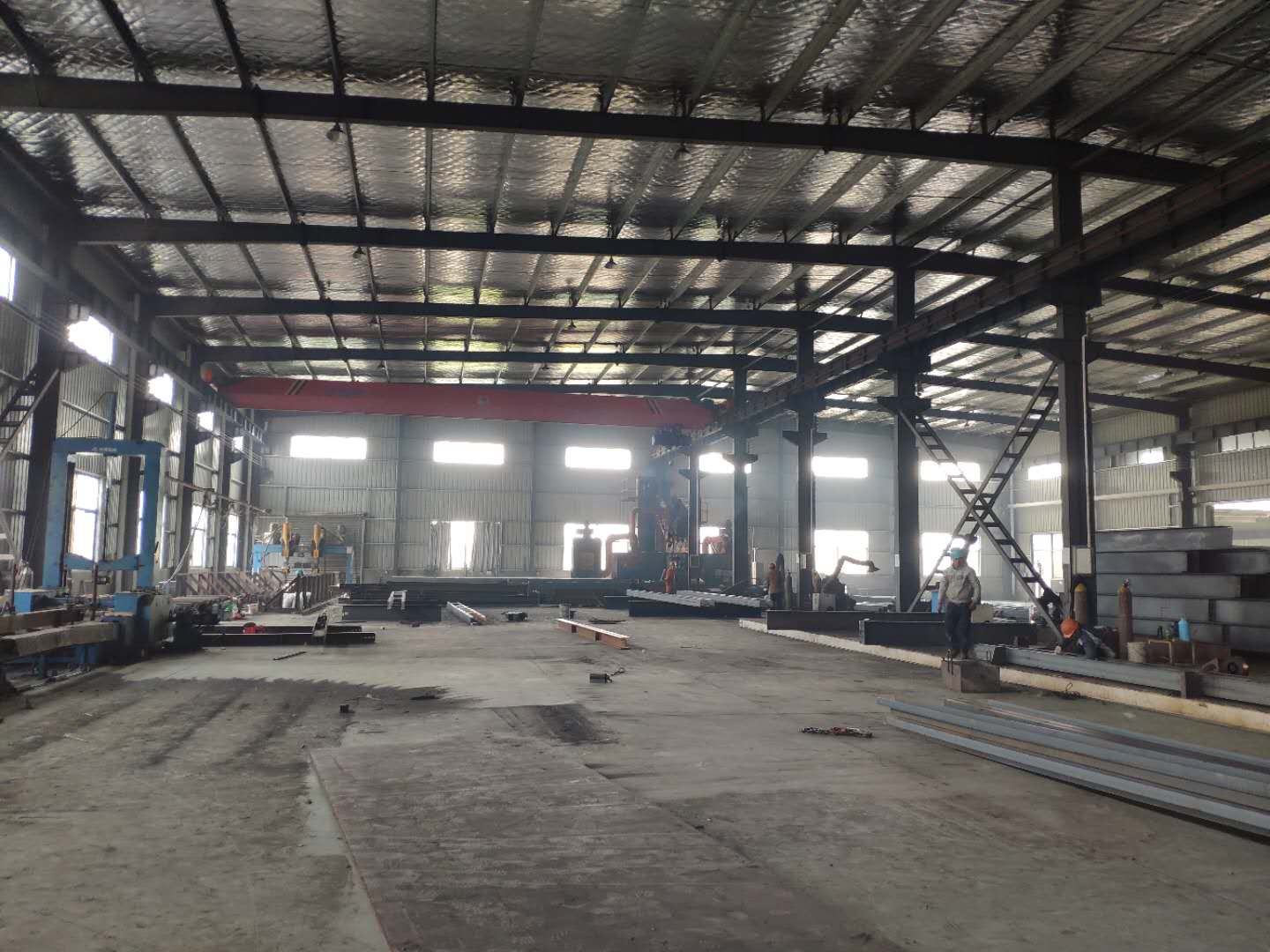 钢结构生产车间(图1)